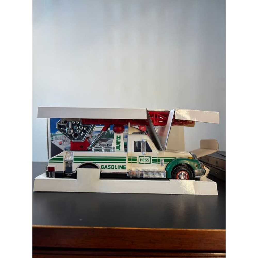 Hess Rescue Truck Boxed Toy Truck Original Box Insert Lights Siren Collectible